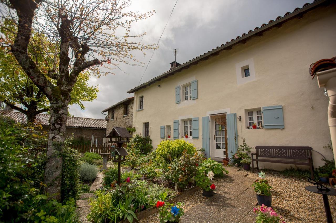 La Maison Des Fleurs Montembœuf Екстериор снимка