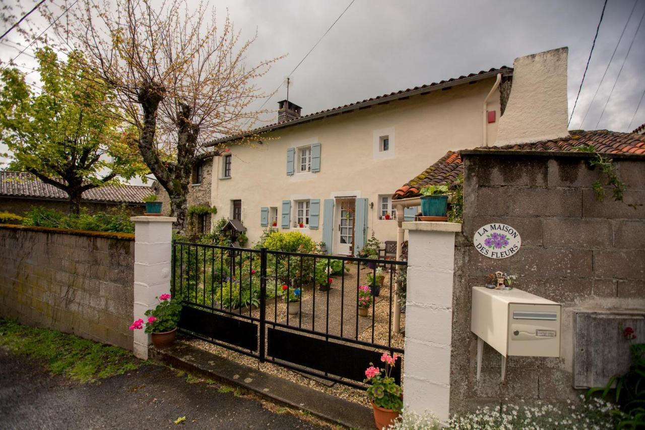 La Maison Des Fleurs Montembœuf Екстериор снимка