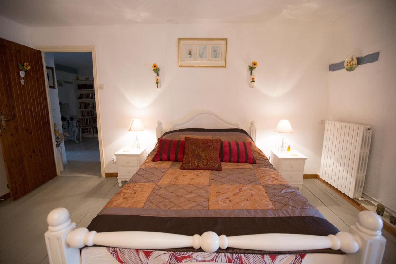 La Maison Des Fleurs Montembœuf Екстериор снимка