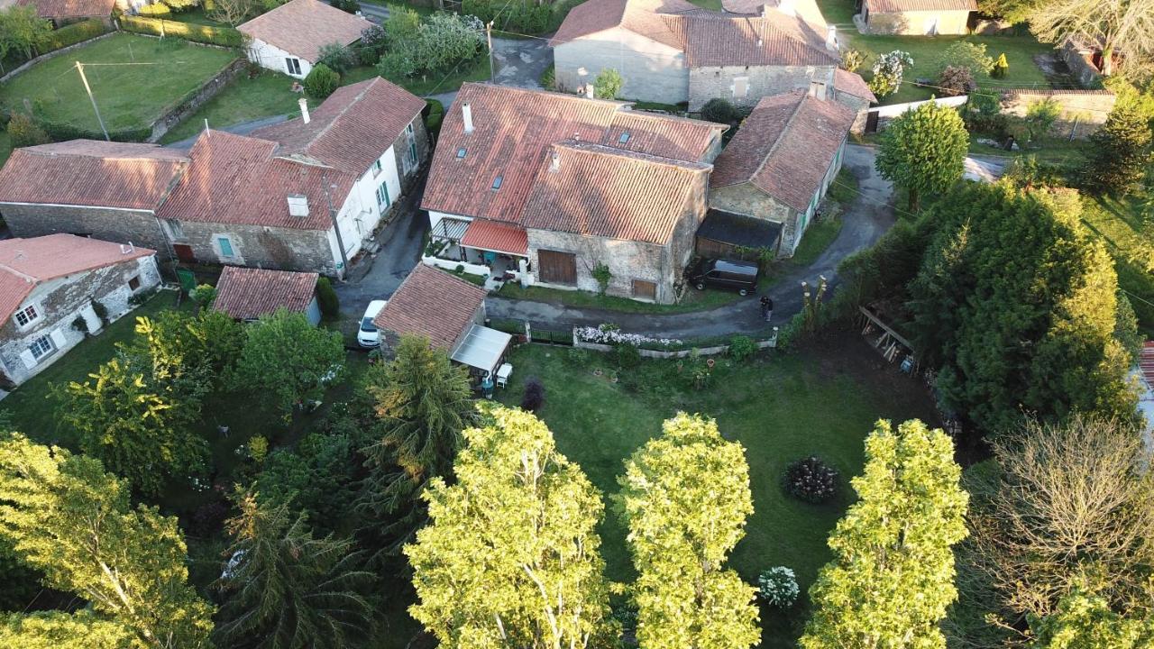 La Maison Des Fleurs Montembœuf Екстериор снимка